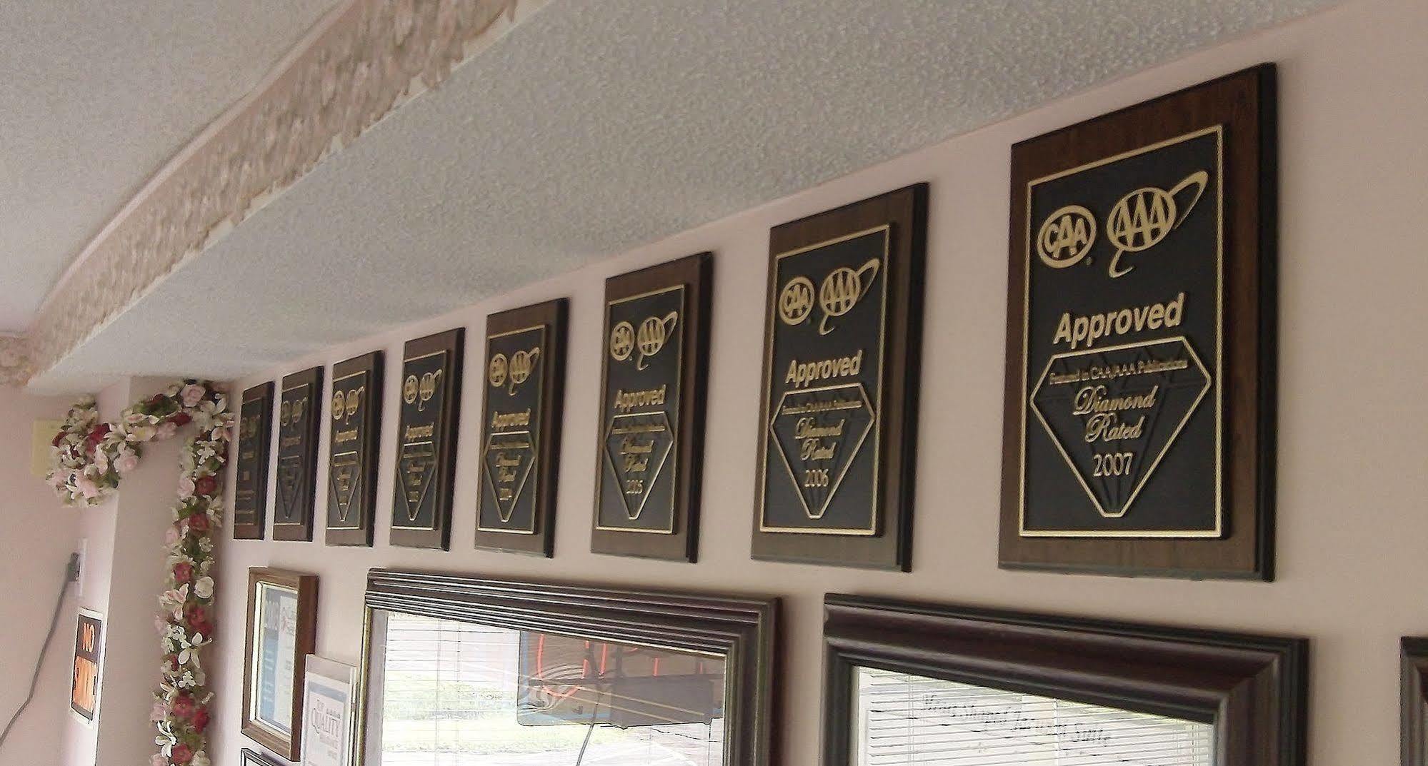 Milan Garden Inn Thorold Εξωτερικό φωτογραφία